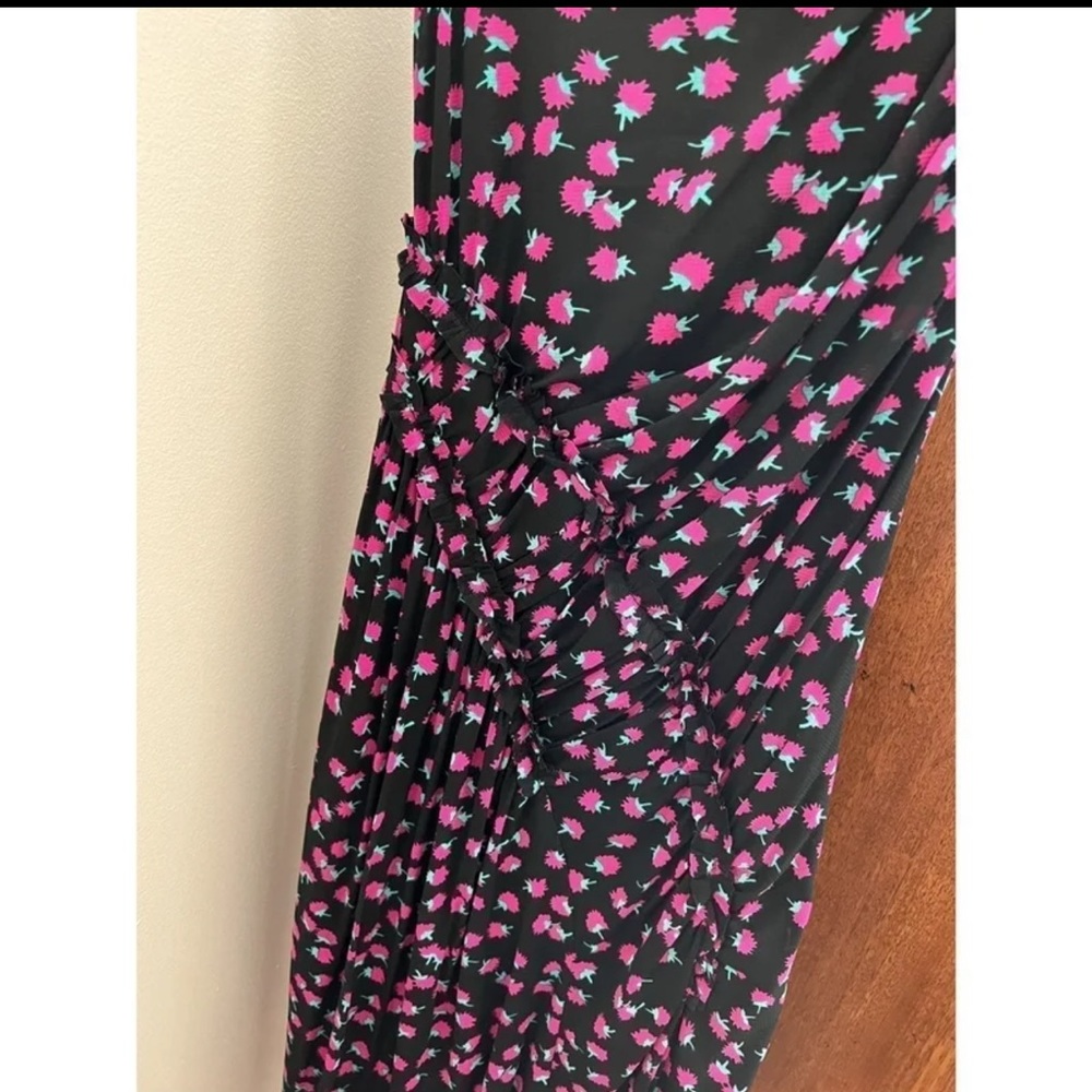 Dress - Picture 5 of 6